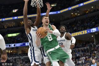 都在关注他 都在关注他