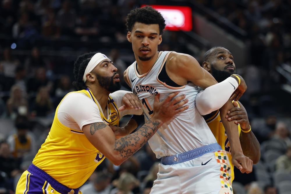 示了他们坚 示了他们坚